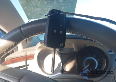 2013 Buick Lacrosse Leather Group из США, поврежденный, VIN 1G4GC5E37DF300106